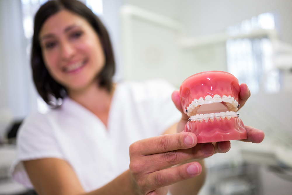 Зубные протезы: правильный уход и гигиена